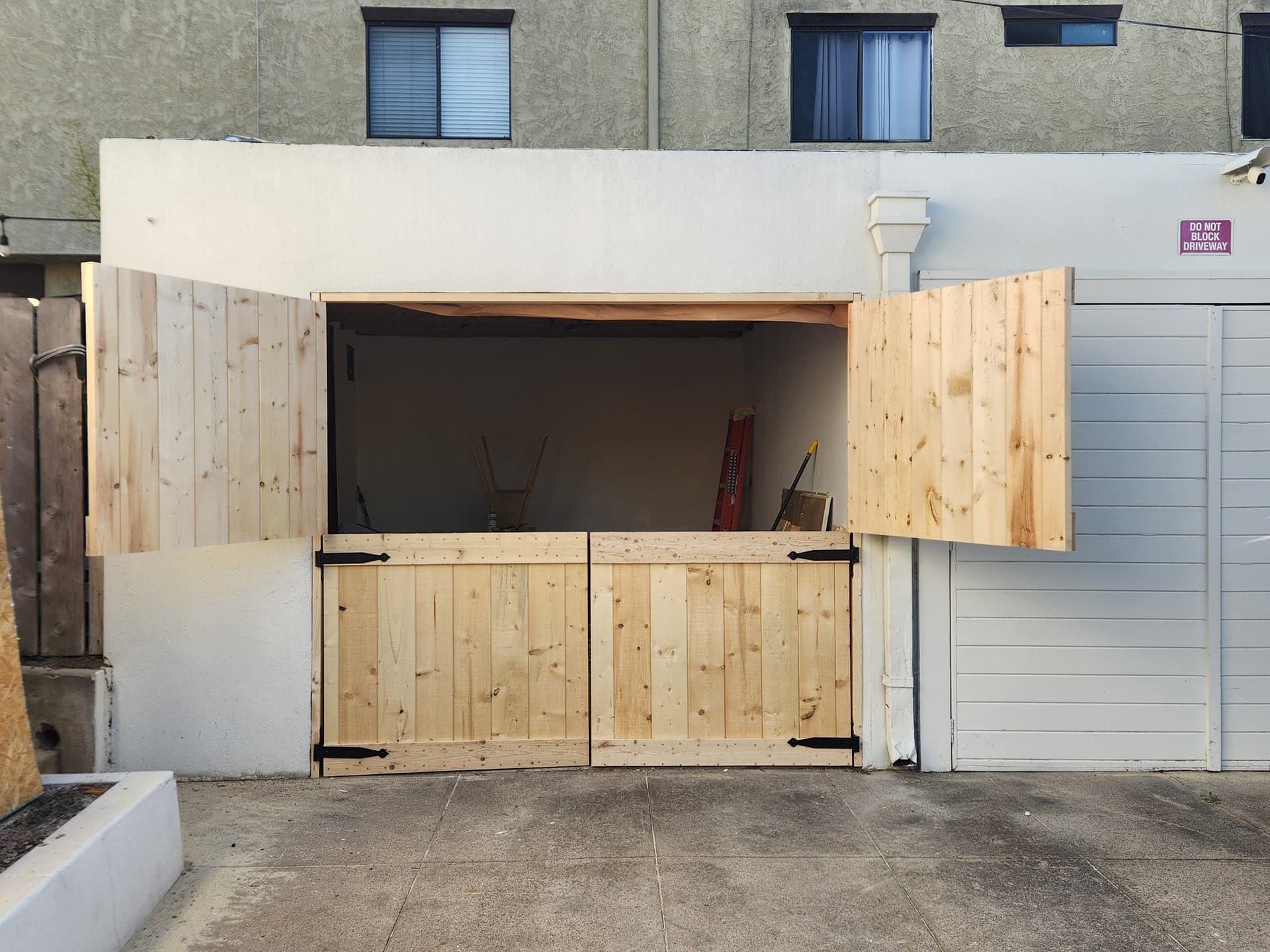 Gallery photos for Dutch Style Barn Doors Installed in Northpark: Image #2