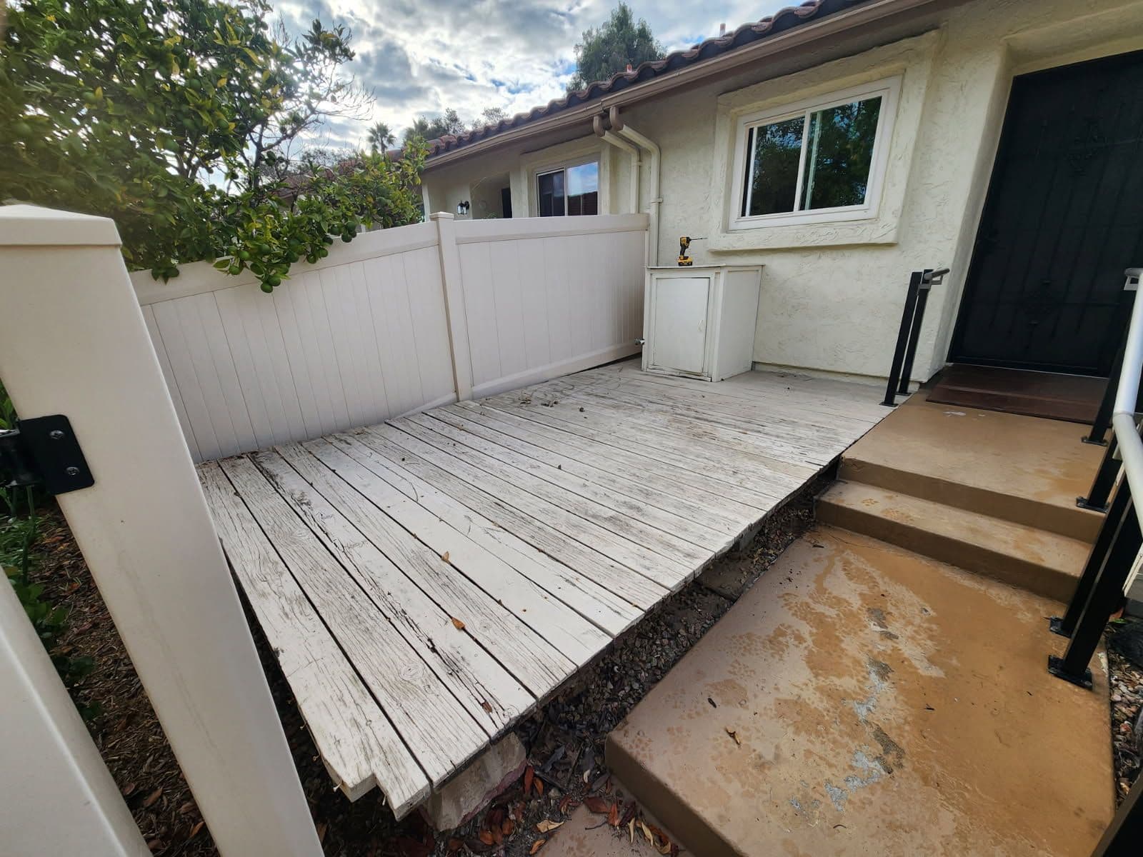 Gallery photos for Trex Deck Upgrade in Encinitas: Image #1