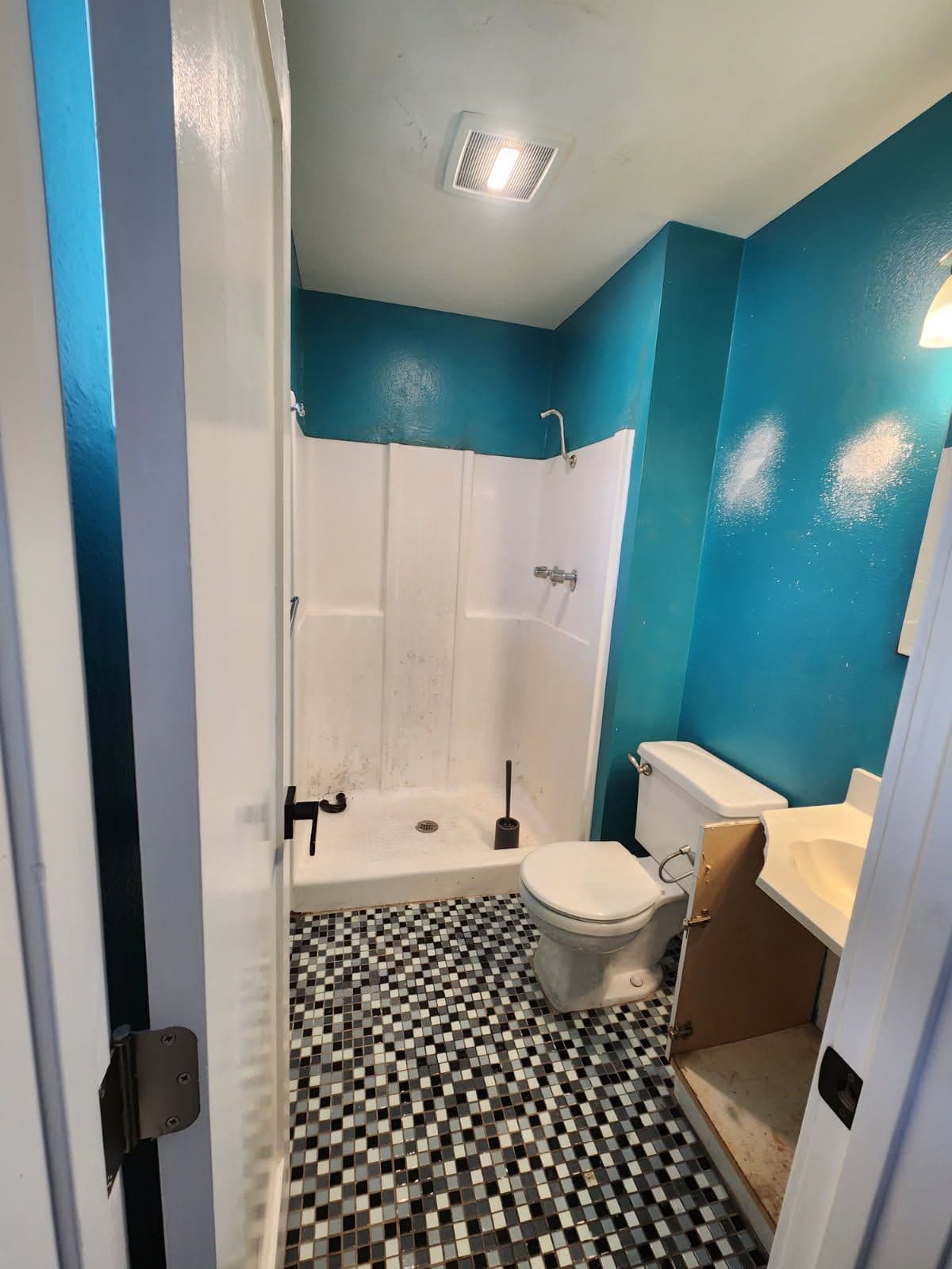 Gallery photos for Chic Bathroom Transformation in Clairmont Mesa: Image #2