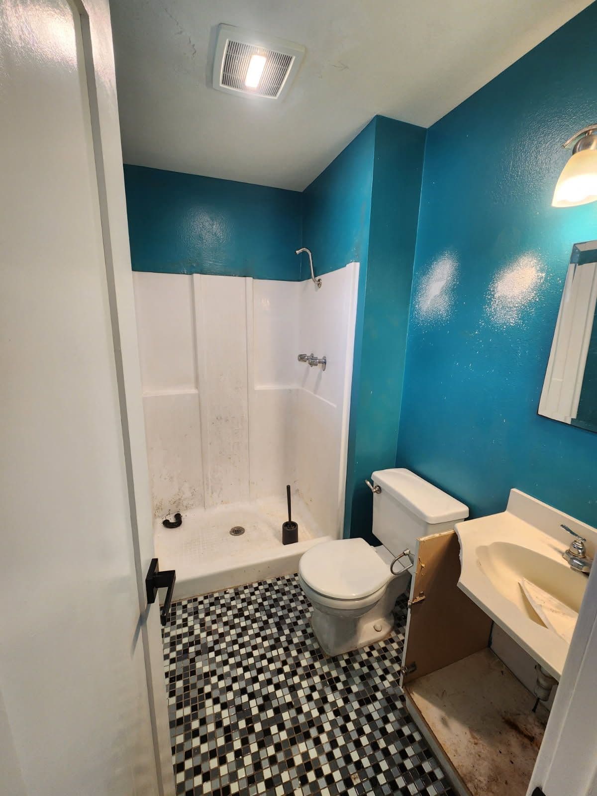 Gallery photos for Chic Bathroom Transformation in Clairmont Mesa: Image #3